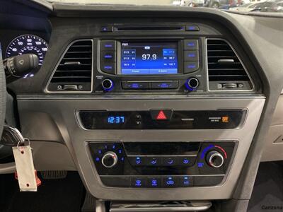 2015 Hyundai SONATA SE   - Photo 13 - Mesa, AZ 85201