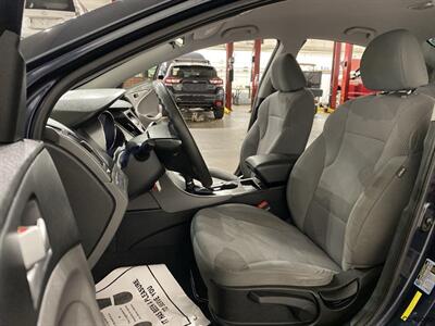 2014 Hyundai SONATA GLS - Photo 9 - Mesa, AZ 85201