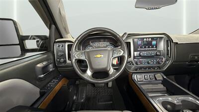 2015 Chevrolet Silverado 2500 LTZ   - Photo 15 - Mesa, AZ 85201