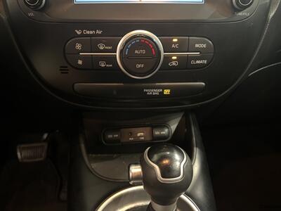 2018 Kia Soul +   - Photo 11 - Mesa, AZ 85201