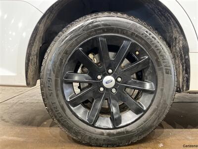2010 Ford Flex SEL   - Photo 15 - Mesa, AZ 85201
