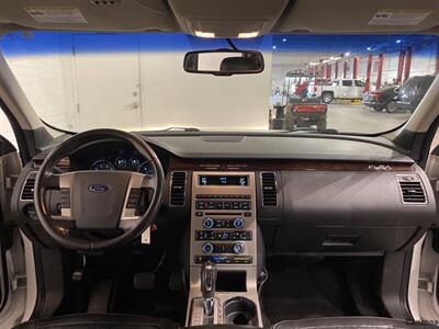 2010 Ford Flex SEL   - Photo 11 - Mesa, AZ 85201