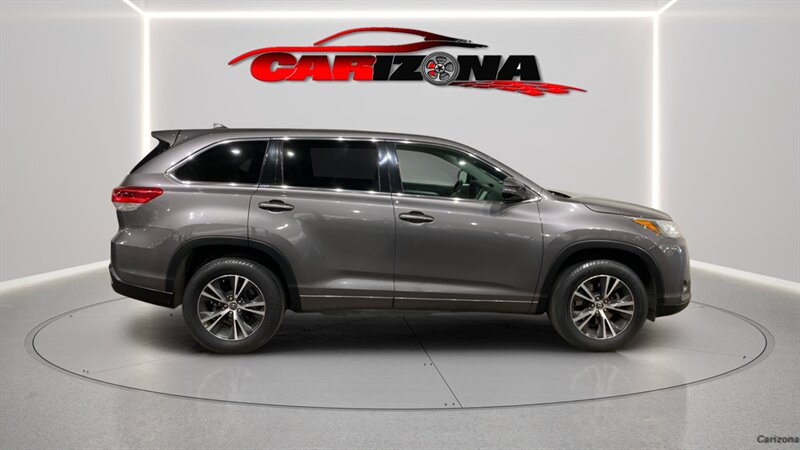 2017 Toyota Highlander LE Plus   - Photo 1 - Mesa, AZ 85201