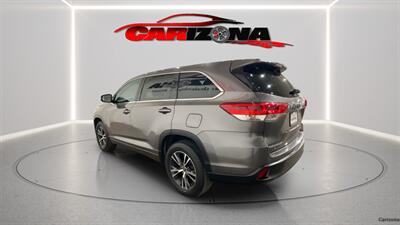 2017 Toyota Highlander LE Plus   - Photo 5 - Mesa, AZ 85201