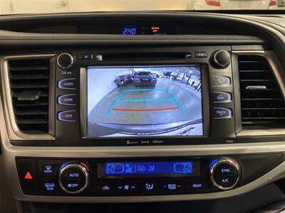 2017 Toyota Highlander LE Plus - Photo 13 - Mesa, AZ 85201