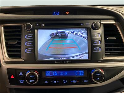 2017 Toyota Highlander LE Plus   - Photo 13 - Mesa, AZ 85201