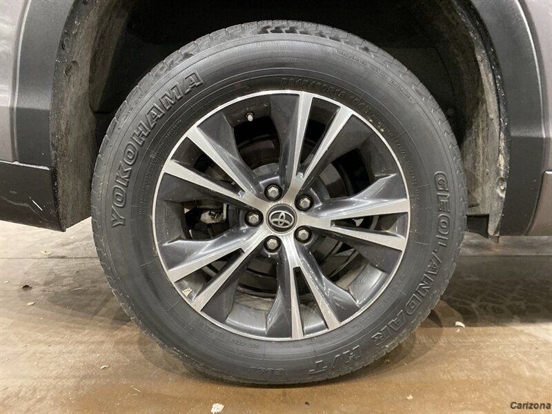 2017 Toyota Highlander LE Plus - Photo 17 - Mesa, AZ 85201
