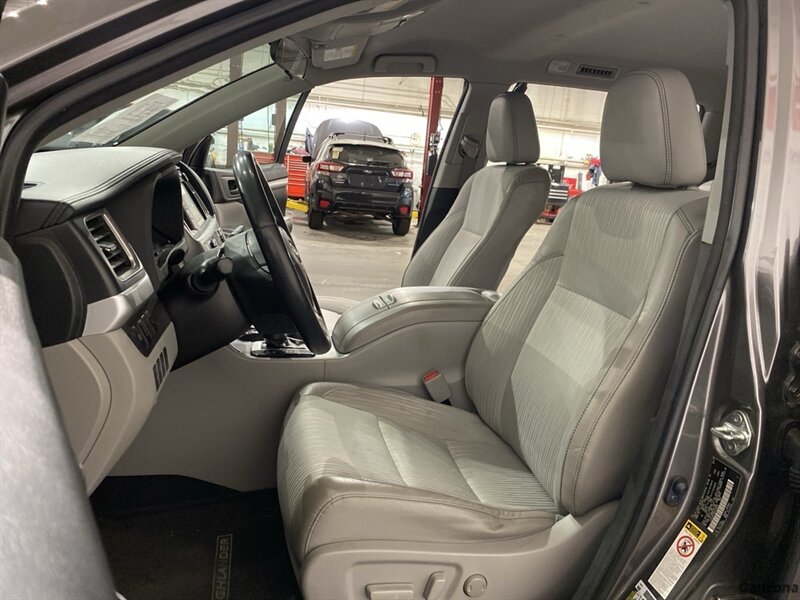 2017 Toyota Highlander LE Plus - Photo 8 - Mesa, AZ 85201