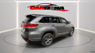2017 Toyota Highlander LE Plus   - Photo 3 - Mesa, AZ 85201