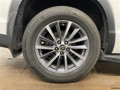 2017 Toyota Highlander XLE   - Photo 17 - Mesa, AZ 85201