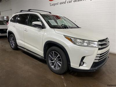 2017 Toyota Highlander XLE   - Photo 2 - Mesa, AZ 85201