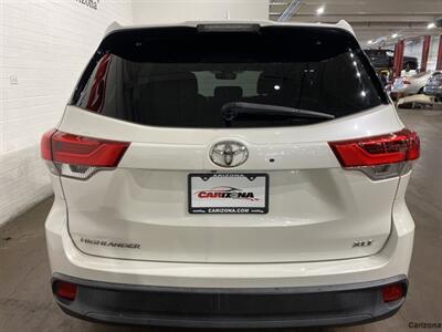 2017 Toyota Highlander XLE   - Photo 4 - Mesa, AZ 85201