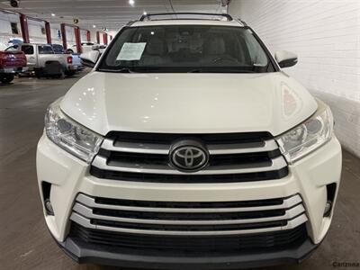 2017 Toyota Highlander XLE   - Photo 8 - Mesa, AZ 85201