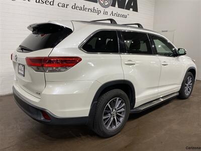 2017 Toyota Highlander XLE   - Photo 3 - Mesa, AZ 85201