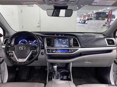 2017 Toyota Highlander XLE   - Photo 12 - Mesa, AZ 85201