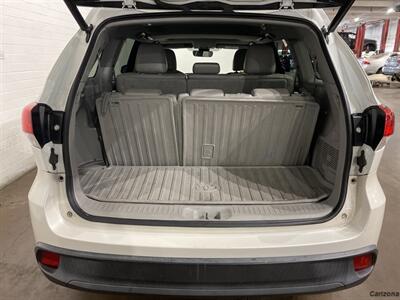 2017 Toyota Highlander XLE   - Photo 5 - Mesa, AZ 85201