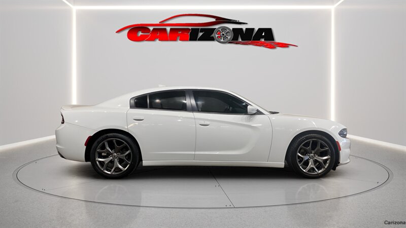 2017 Dodge Charger SXT's photo