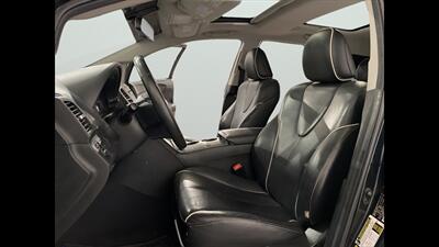 2015 Toyota Venza XLE   - Photo 9 - Mesa, AZ 85201