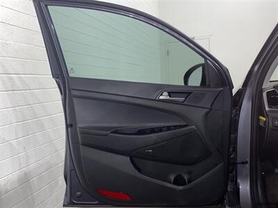 2018 Hyundai TUCSON Limited   - Photo 9 - Mesa, AZ 85201