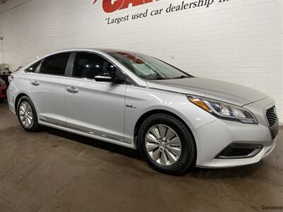 2016 Hyundai SONATA Hybrid SE   - Photo 2 - Mesa, AZ 85201