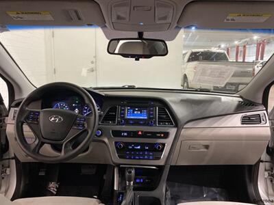 2016 Hyundai SONATA Hybrid SE   - Photo 11 - Mesa, AZ 85201