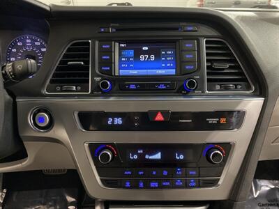 2016 Hyundai SONATA Hybrid SE   - Photo 13 - Mesa, AZ 85201