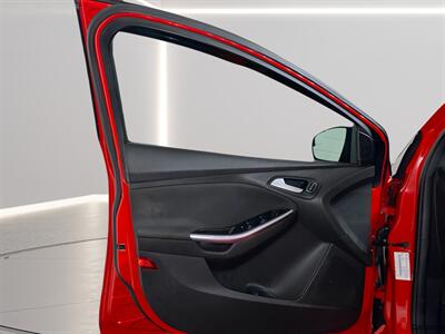 2017 Ford Focus ST   - Photo 9 - Mesa, AZ 85201