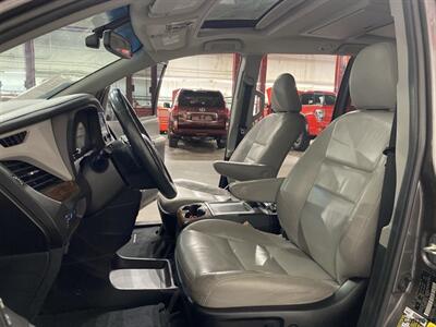 2016 Toyota Sienna XLE 7 Passenger   - Photo 9 - Mesa, AZ 85201