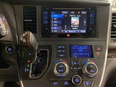 2016 Toyota Sienna XLE 7 Passenger   - Photo 14 - Mesa, AZ 85201