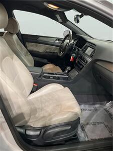 2017 Hyundai SONATA Sport 2.0T   - Photo 8 - Mesa, AZ 85201