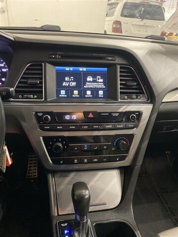 2017 Hyundai SONATA Sport 2.0T - Photo 16 - Mesa, AZ 85201