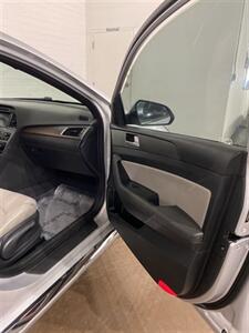 2017 Hyundai SONATA Sport 2.0T   - Photo 12 - Mesa, AZ 85201