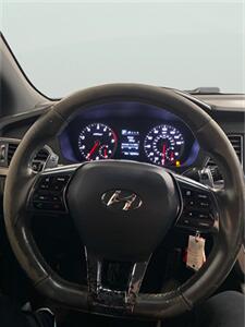 2017 Hyundai SONATA Sport 2.0T   - Photo 15 - Mesa, AZ 85201