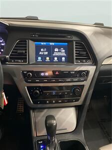 2017 Hyundai SONATA Sport 2.0T   - Photo 16 - Mesa, AZ 85201