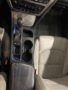 2017 Hyundai SONATA Sport 2.0T   - Photo 19 - Mesa, AZ 85201
