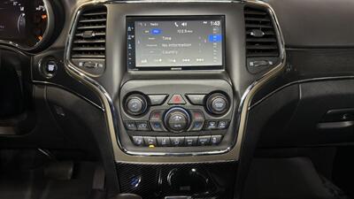 2017 Jeep Grand Cherokee Trailhawk   - Photo 13 - Mesa, AZ 85201