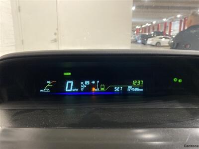 2014 Toyota Prius v Two   - Photo 14 - Mesa, AZ 85201