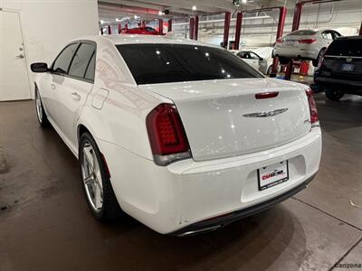 2019 Chrysler 300 Series S   - Photo 4 - Mesa, AZ 85201