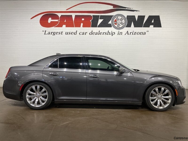 2019 Chrysler 300 Series Limited  