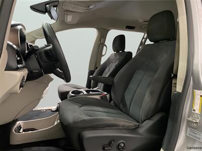 2017 Chrysler Pacifica Touring L   - Photo 9 - Mesa, AZ 85201