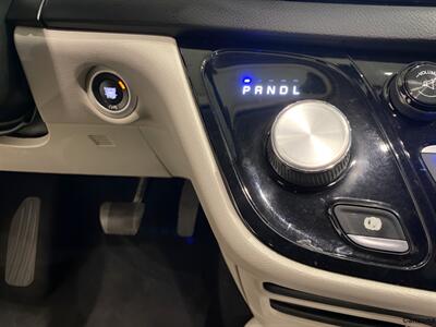 2017 Chrysler Pacifica Touring L   - Photo 15 - Mesa, AZ 85201