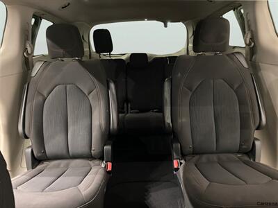2017 Chrysler Pacifica Touring L   - Photo 10 - Mesa, AZ 85201