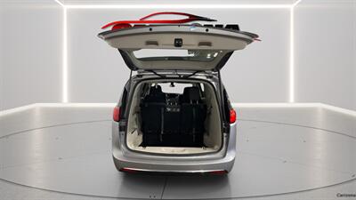 2017 Chrysler Pacifica Touring L   - Photo 5 - Mesa, AZ 85201