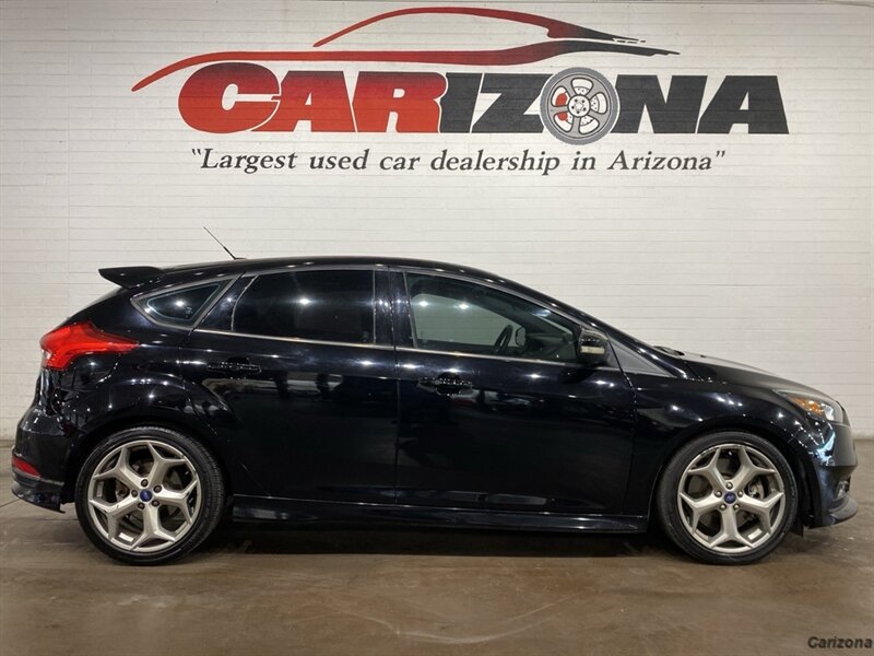 2016 Ford Focus ST's photo