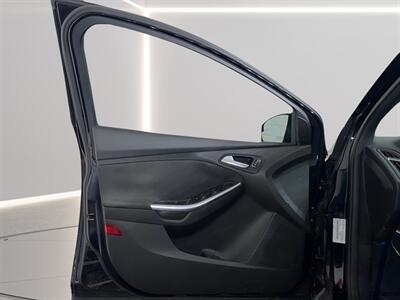 2016 Ford Focus ST   - Photo 9 - Mesa, AZ 85201