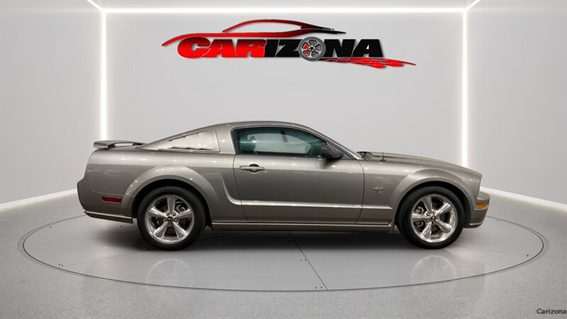 2009 Ford Mustang GT Deluxe's photo