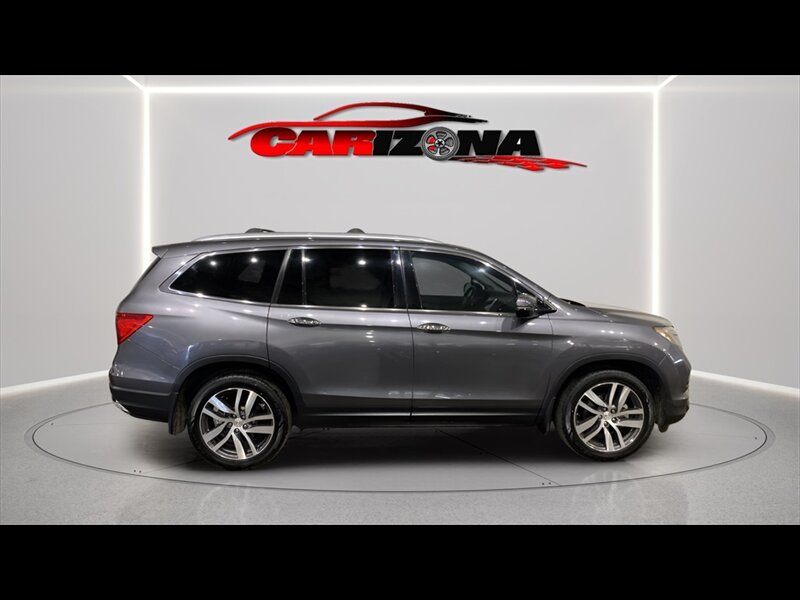 2017 Honda Pilot Elite's photo