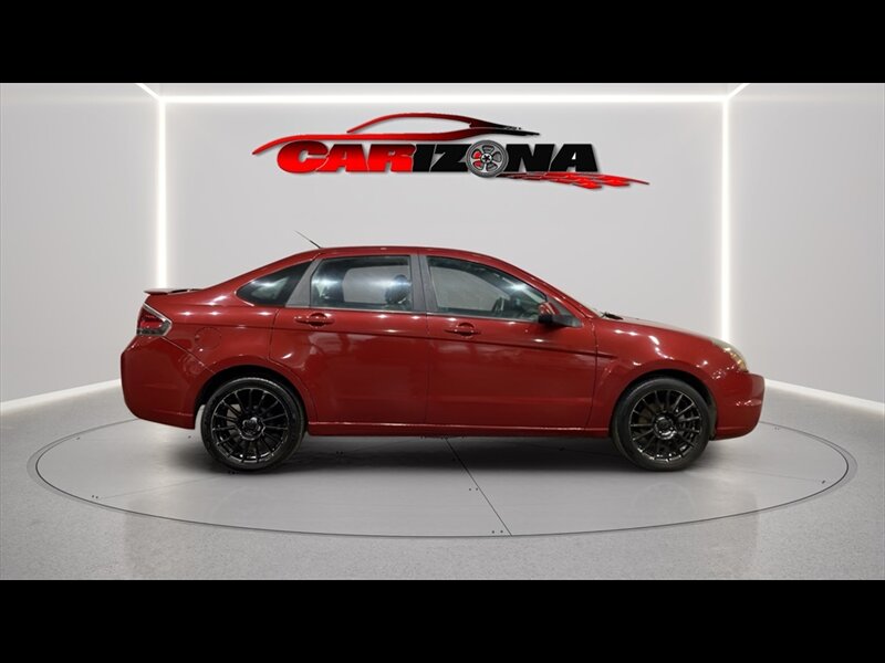 2010 Ford Focus SES's photo