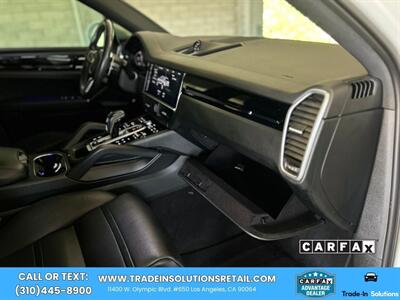 2020 Porsche Cayenne Coupe   - Photo 61 - Los Angeles, CA 90064