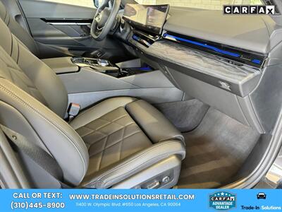 2024 BMW 530i Premium Package Premium Package - Photo 10 - Los Angeles, CA 90064